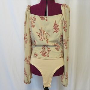 MISSGUIDED Tan and Red Floral Patterned Long-sleeve Bodysuit